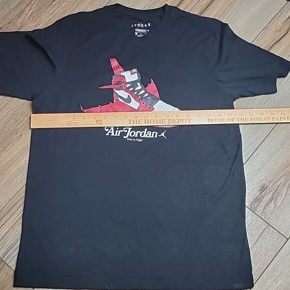 Air Jordan first in flight Tshirt Tee Black Size Medium Standard Fit - Picture 2 of 7
